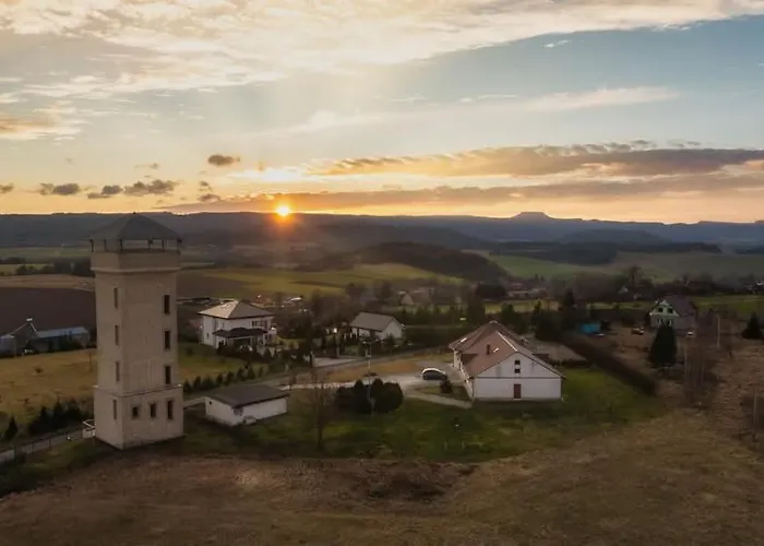 Wataha Pod Basztami - Alfa - Caloroczne Holiday home *